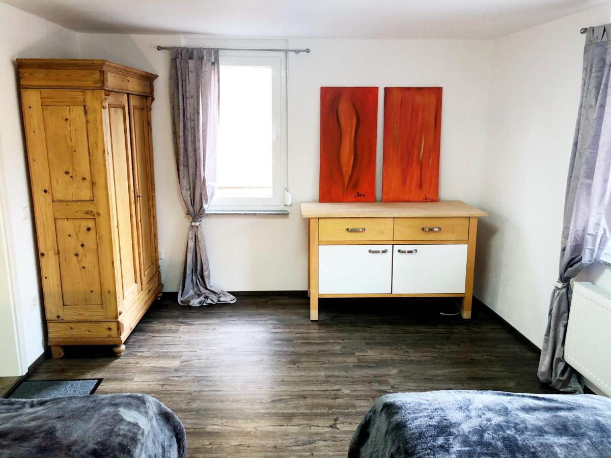 Lisas Gaestehaus Neckartenzlingen 外观 照片